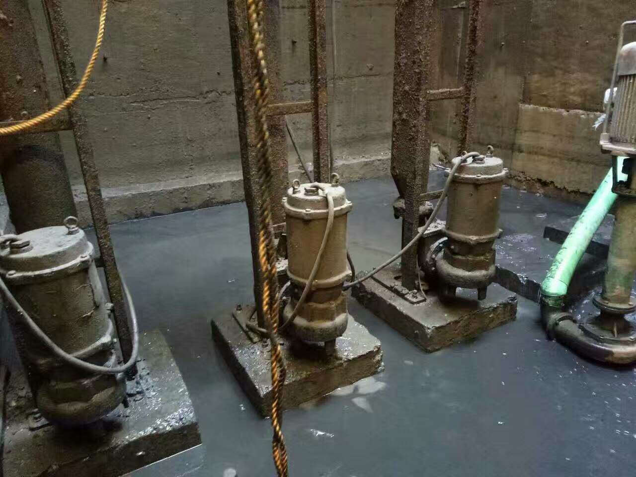 博望污水池清理